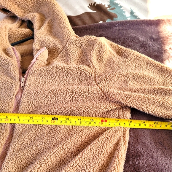 Sherpa looking zip up hoodie. - Picture 8 of 8